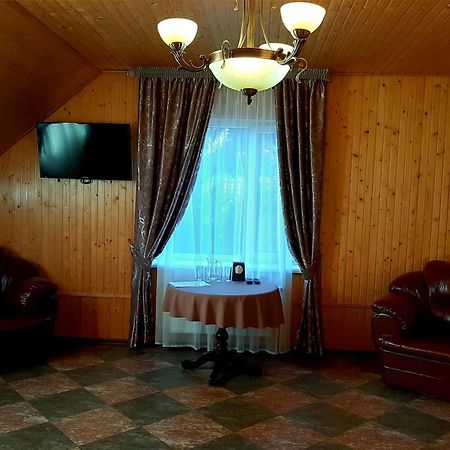 Заміський Комплекс Grand Prix Hotel Tsyurupynsk Esterno foto