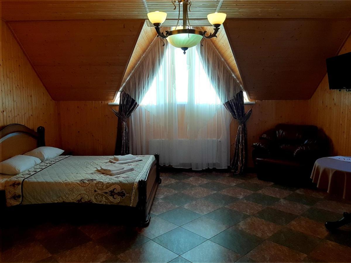 Заміський Комплекс Grand Prix Hotel Tsyurupynsk Esterno foto