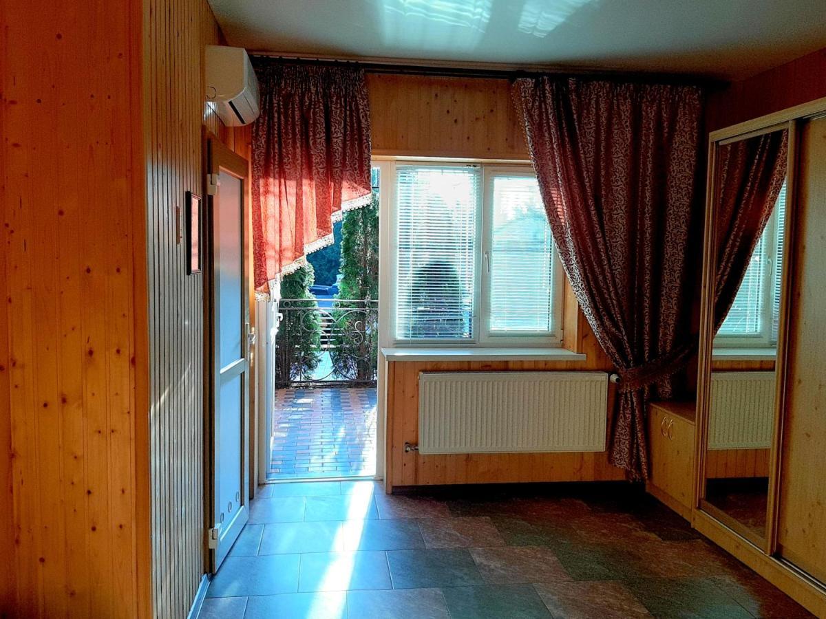 Заміський Комплекс Grand Prix Hotel Tsyurupynsk Esterno foto
