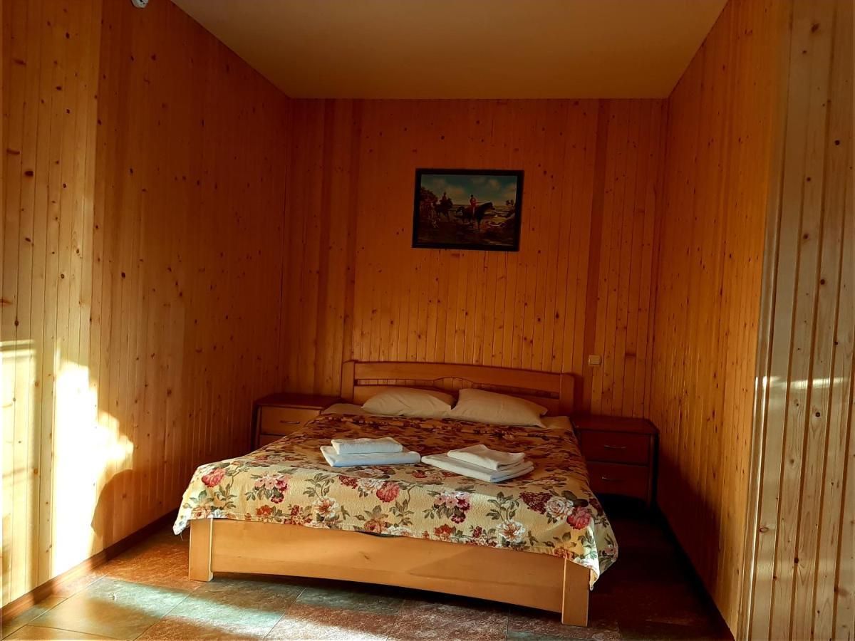 Заміський Комплекс Grand Prix Hotel Tsyurupynsk Esterno foto